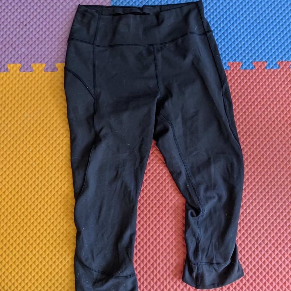 Lululemon Navy Athletic Crop Leggings